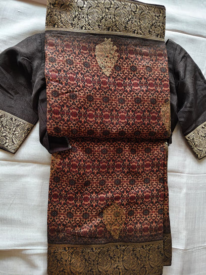 Beautiful Pure Crepe Saree with Stitched Blouse Piece
