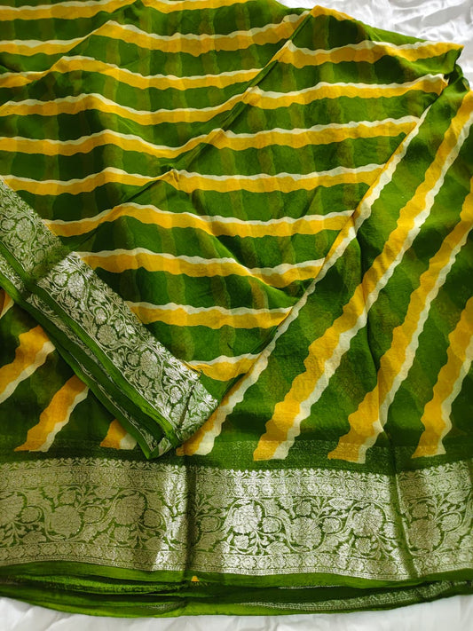 Beautiful Green Lahariya Saree with Heavy Border and Blouse Piece