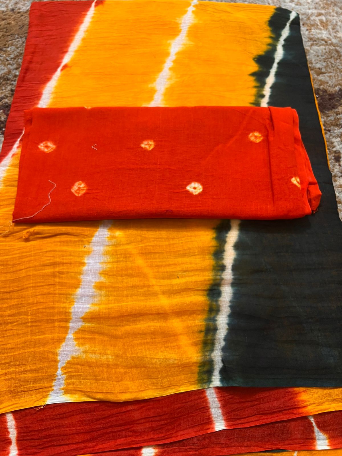 Soft Cotton Malmal Laheriya Saree with Bandhini Blouse Peice