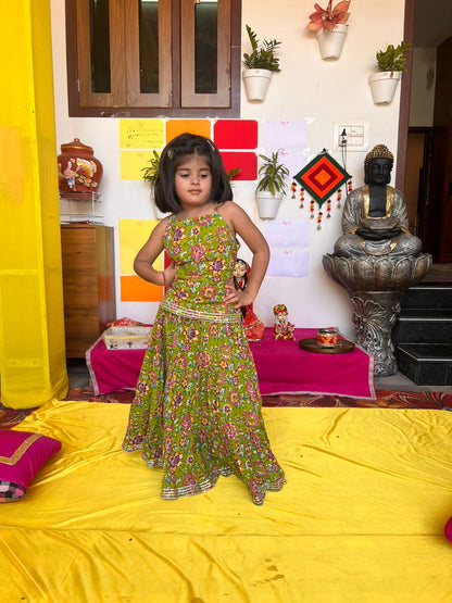Beautiful Printed Mehndi Green Kurti and Long Skirt (4-5 Year Kid)