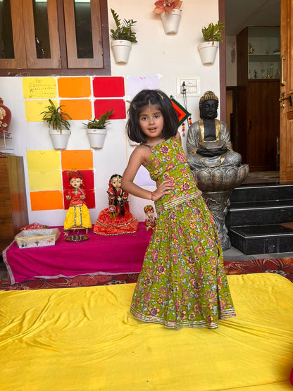 Beautiful Printed Mehndi Green Kurti and Long Skirt (4-5 Year Kid)