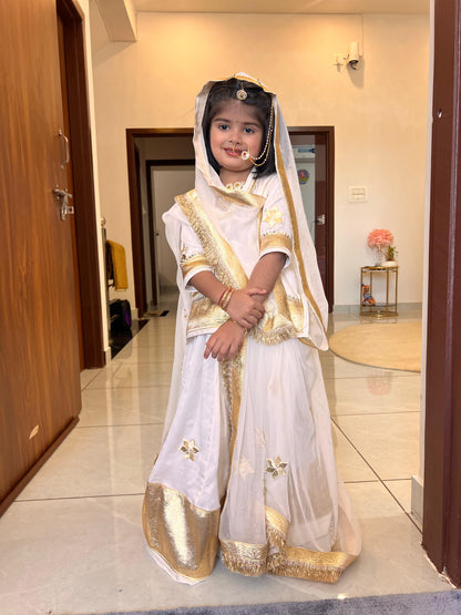 Little Girl Gota Work Modal Slik Kid Poshak