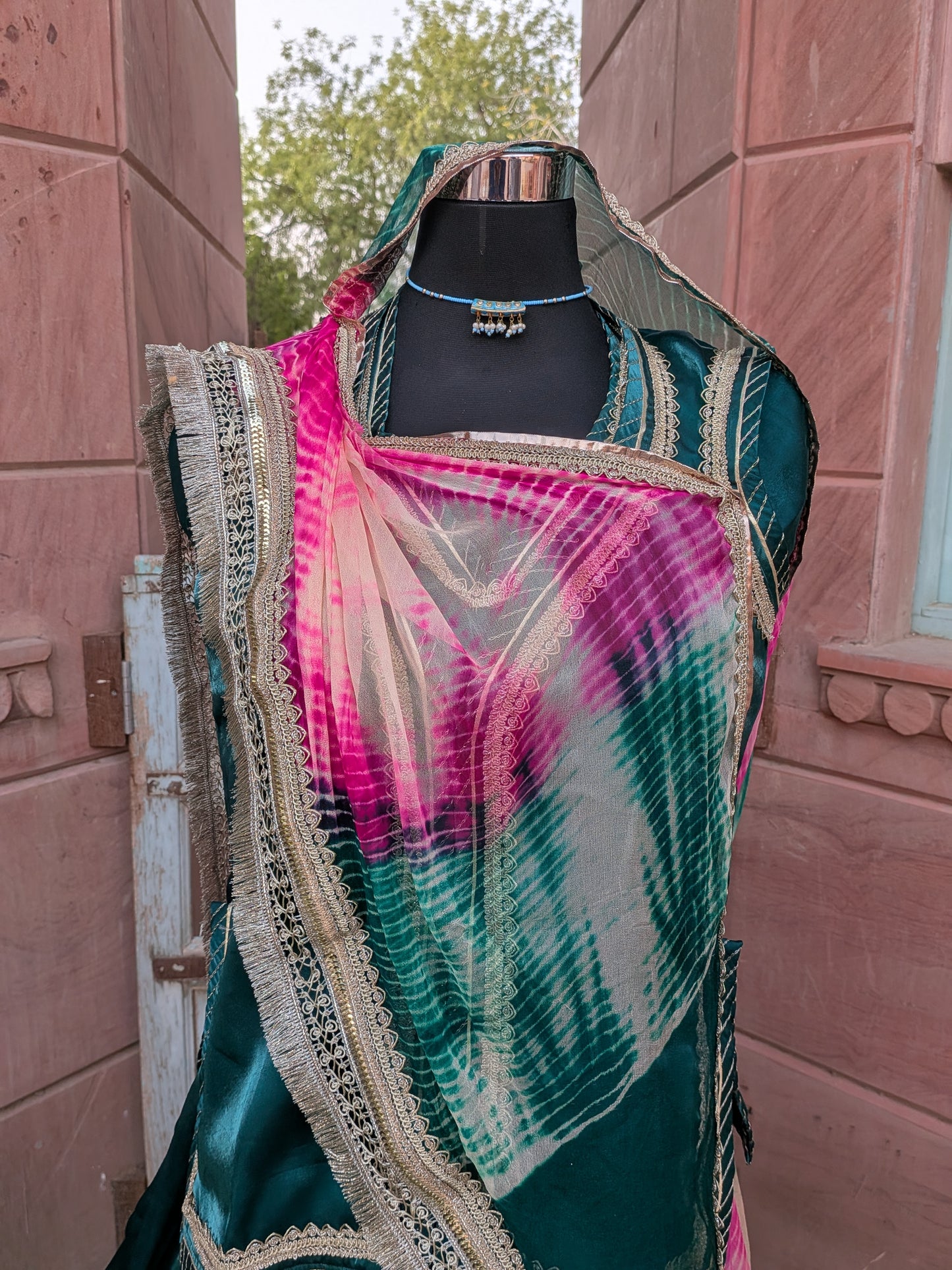 Tissue Silk Designer Green Poshak