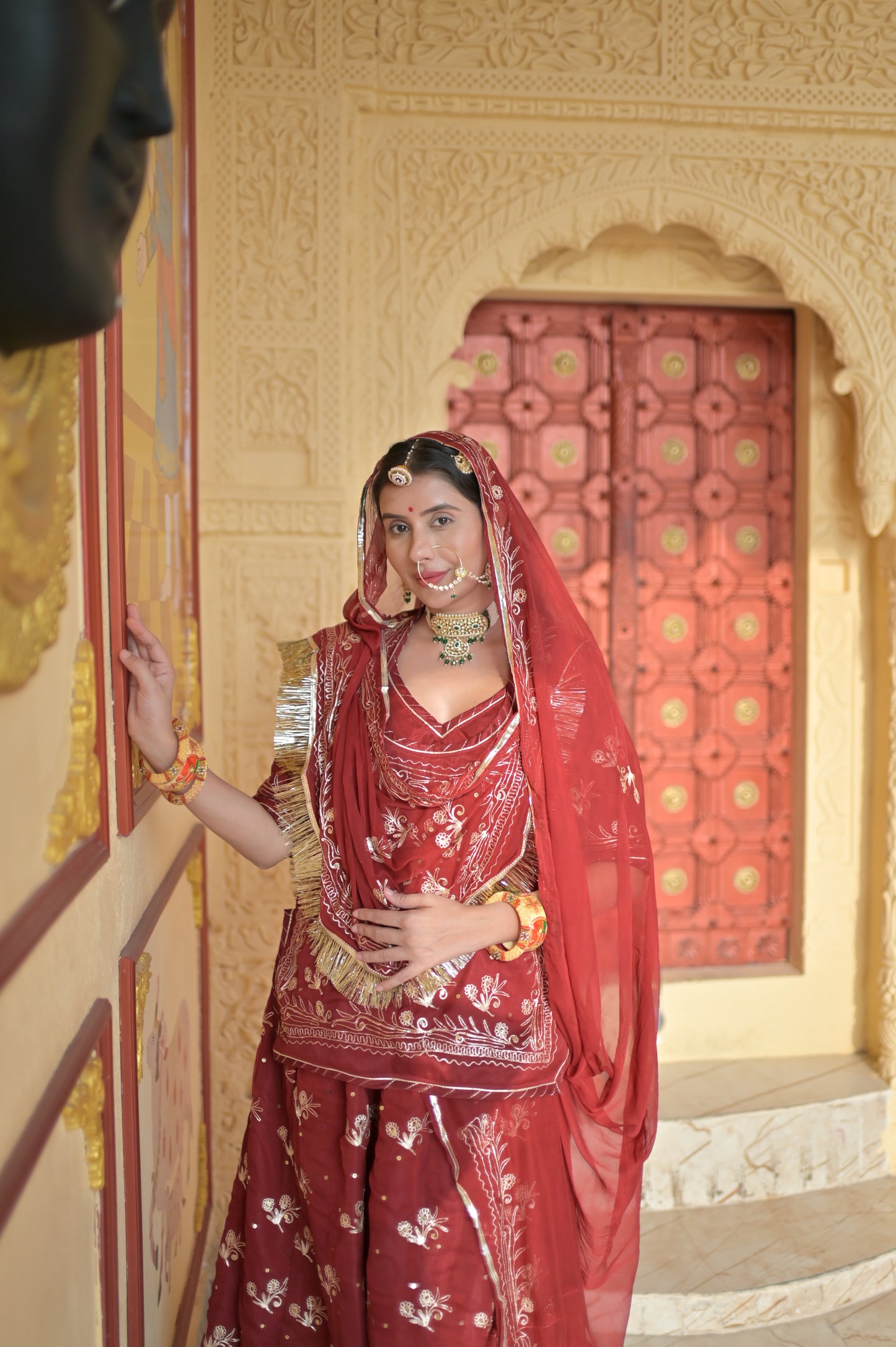 Nayi Dulhan Baarik Kadhai Poshak