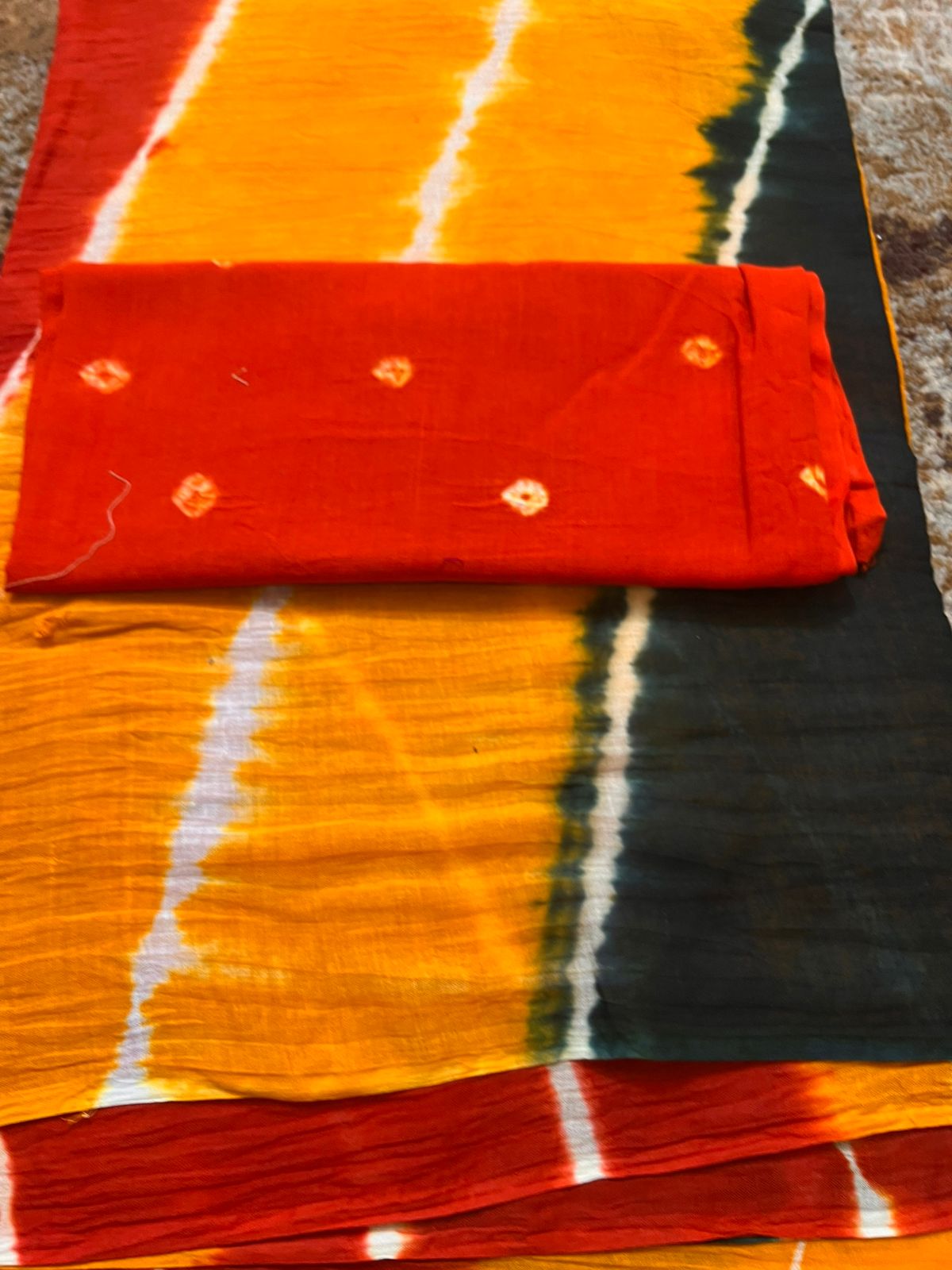 Soft Cotton Malmal Laheriya Saree with Bandhini Blouse Peice