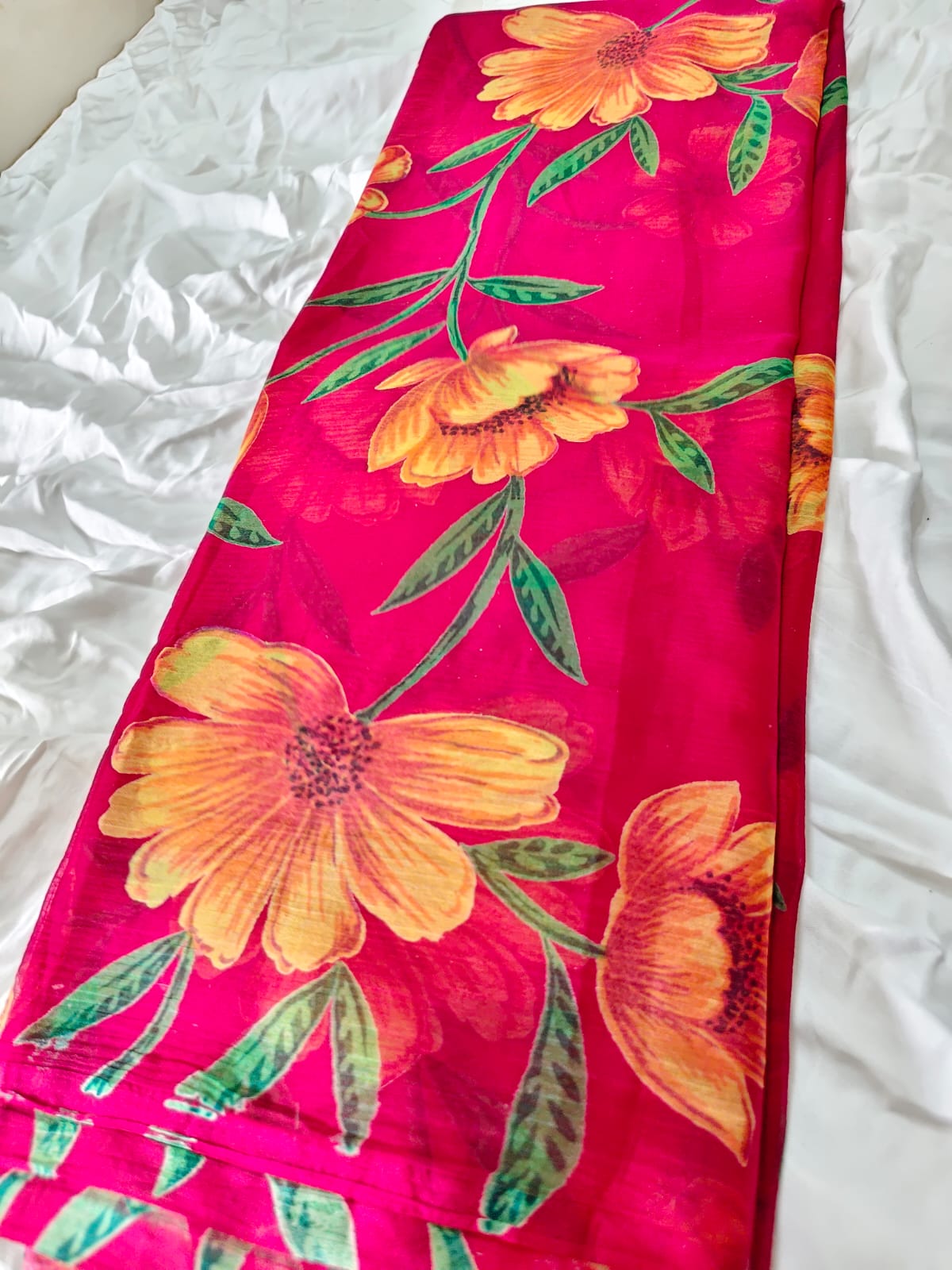 Beautiful Saree with Flower Print and Bloues Piece