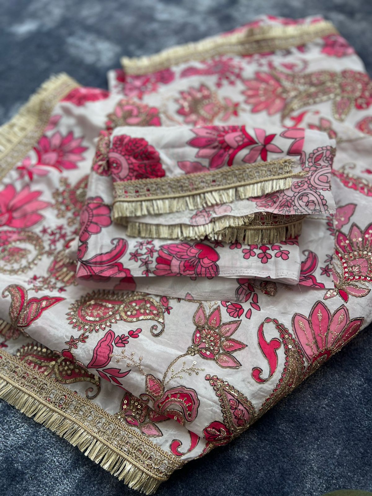 Pure Crepe Designer Saree With Same Fabric Blouse Piece