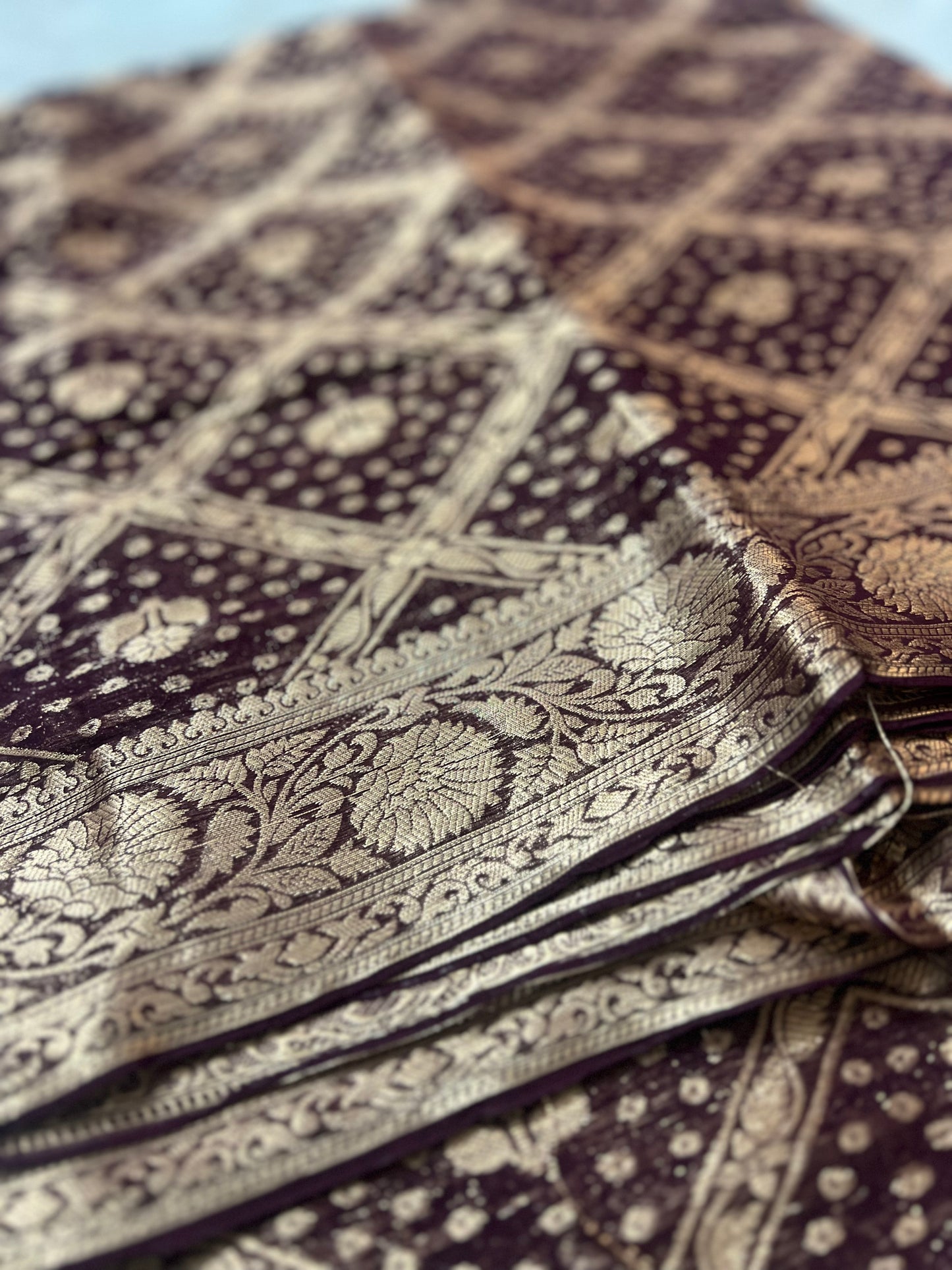 Beautiful Soft Tissue Wine Color Banarasi Saree with Soft Chiffon Banarasi Border Blouse Piece.