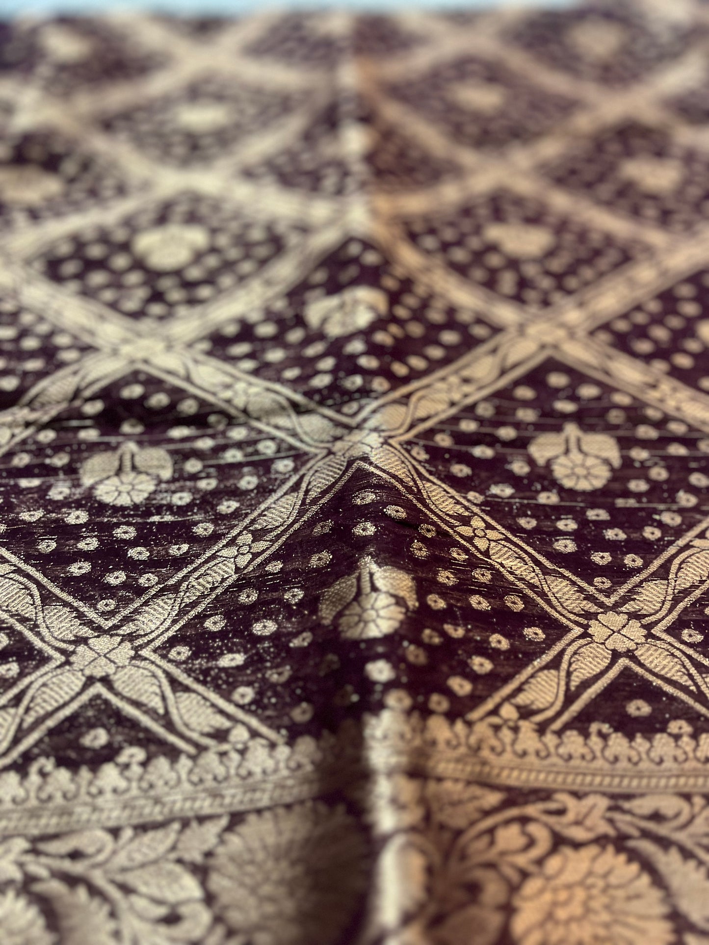 Beautiful Soft Tissue Wine Color Banarasi Saree with Soft Chiffon Banarasi Border Blouse Piece.