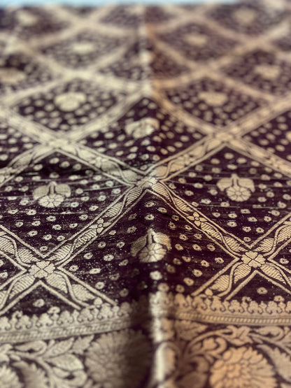 Beautiful Soft Tissue Wine Color Banarasi Saree with Soft Chiffon Banarasi Border Blouse Piece.