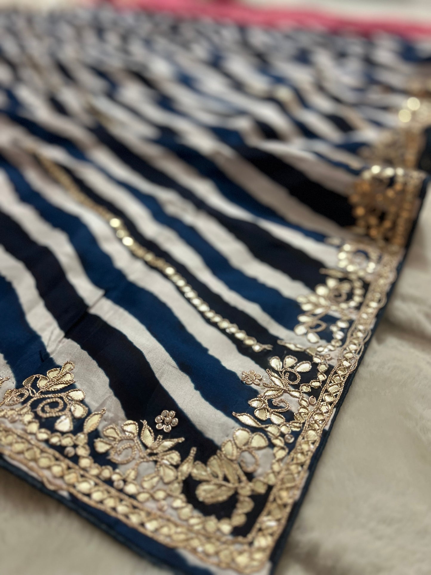 Pure Crêpe Lahariya Navy Blue and white Gotapatti work Saree with Pure Crêpe Printed Designer Contrast Blouse Piece