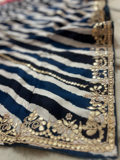 Pure Crêpe Lahariya Navy Blue and white Gotapatti work Saree with Pure Crêpe Printed Designer Contrast Blouse Piece