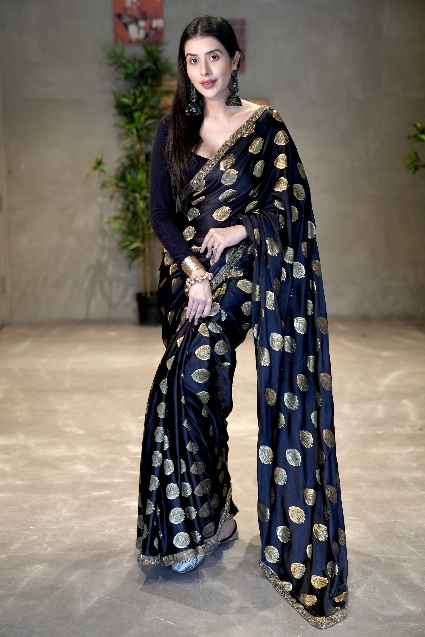 This wedding season Beautiful Banarasi silk saree with antique border and same print blouse