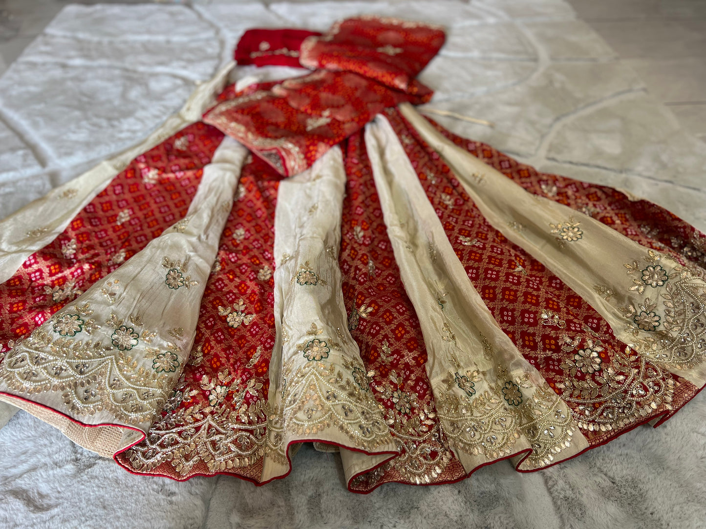 Rani Sa Rajwari Lehanga (Unstitched)