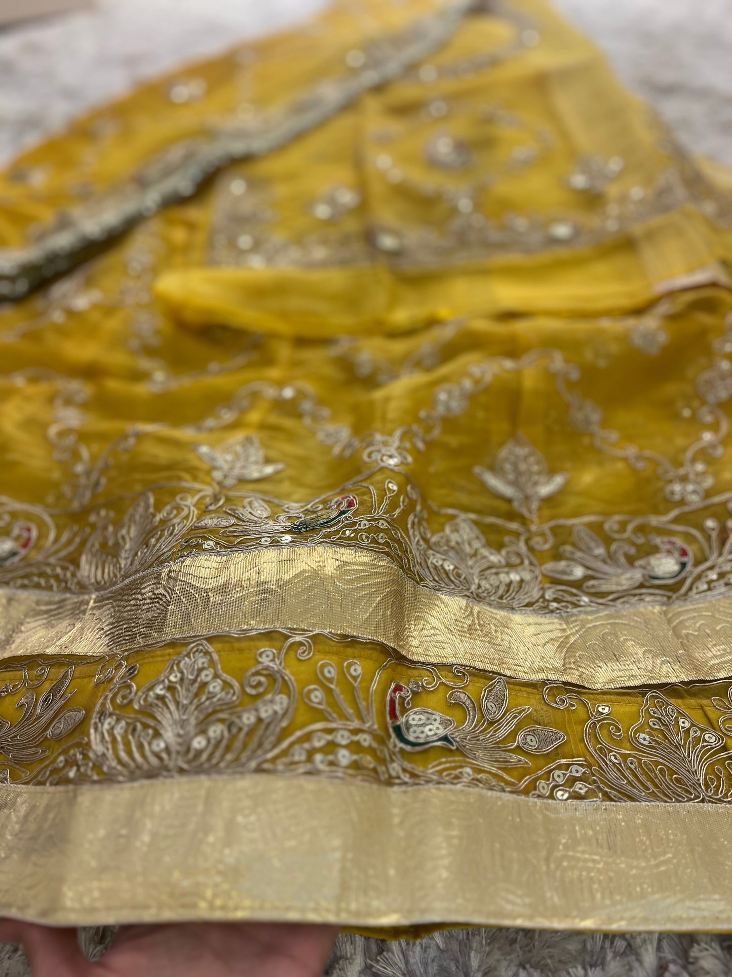 Yellow Tissue Fandy Poshak