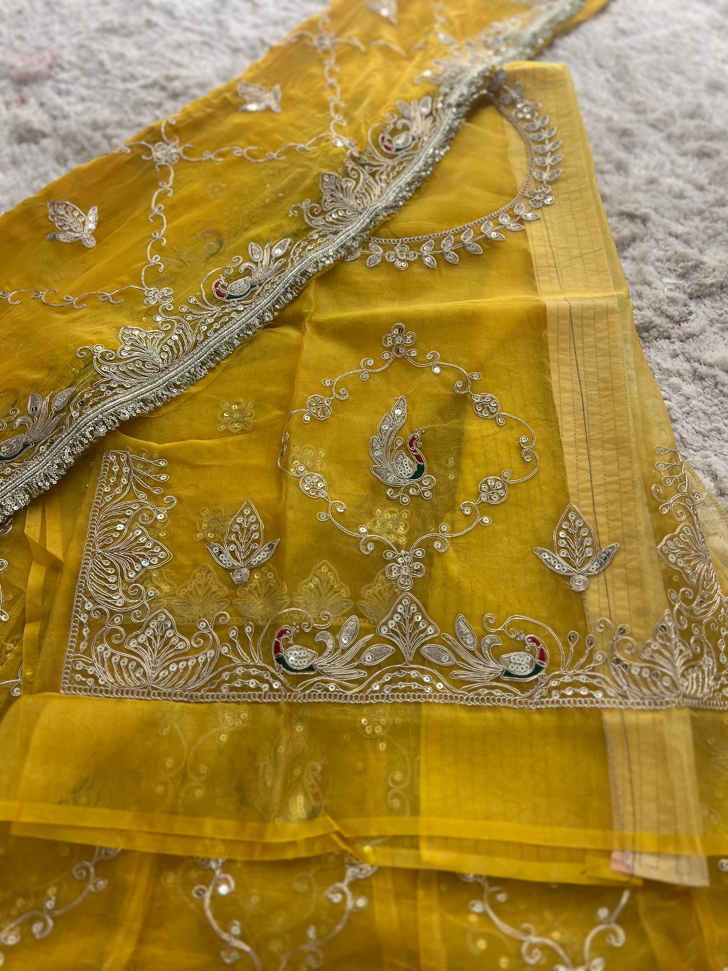 Yellow Tissue Fandy Poshak