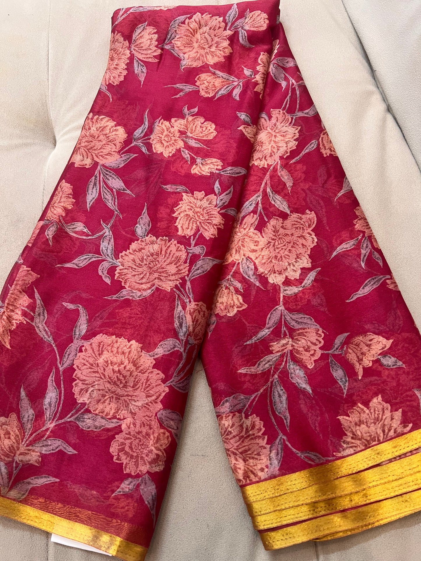 Onion Pink Beautiful Printed Crêpe Sarees With Same Fabric Blouse Piece