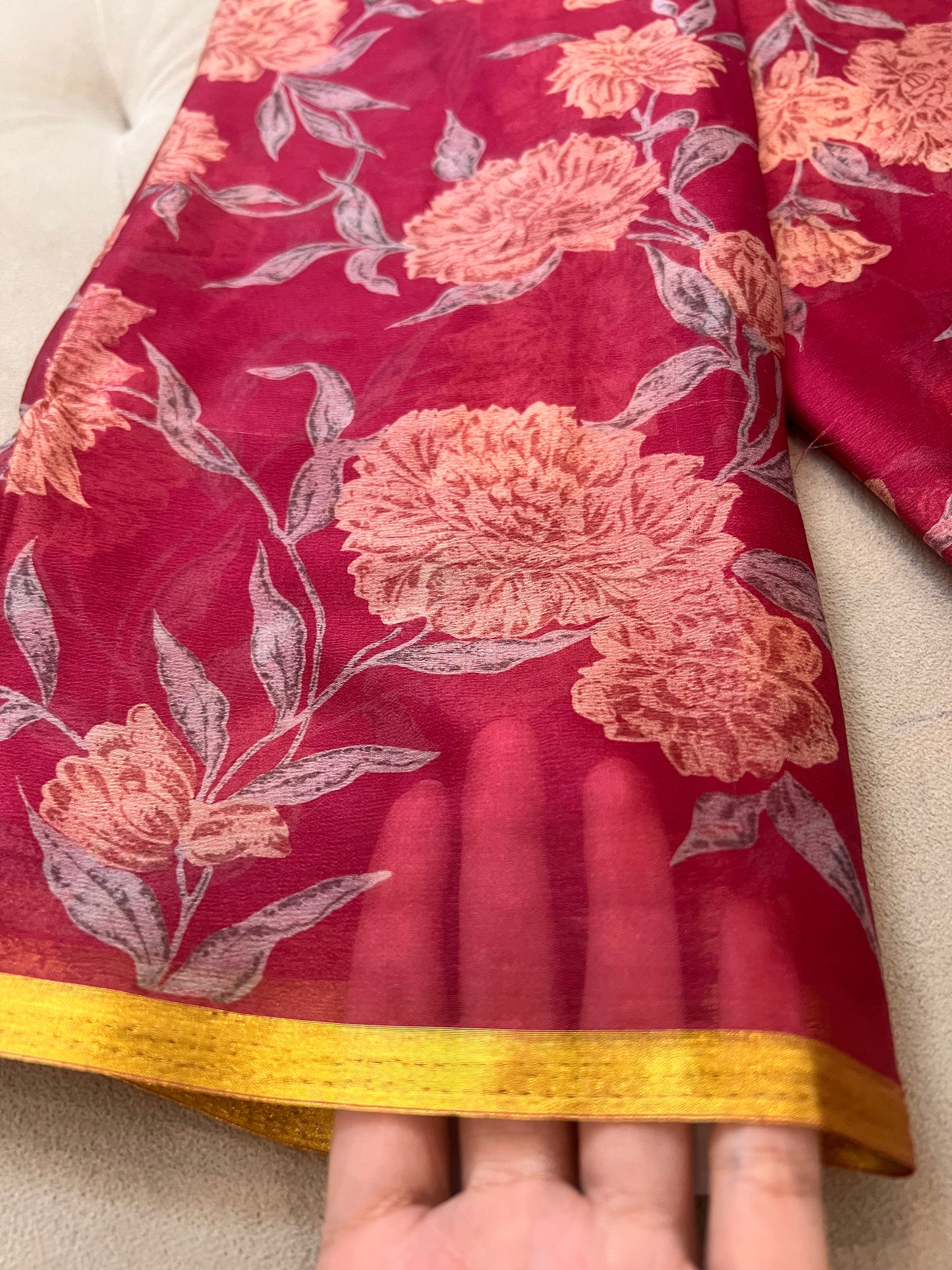 Onion Pink Beautiful Printed Crêpe Sarees With Same Fabric Blouse Piece