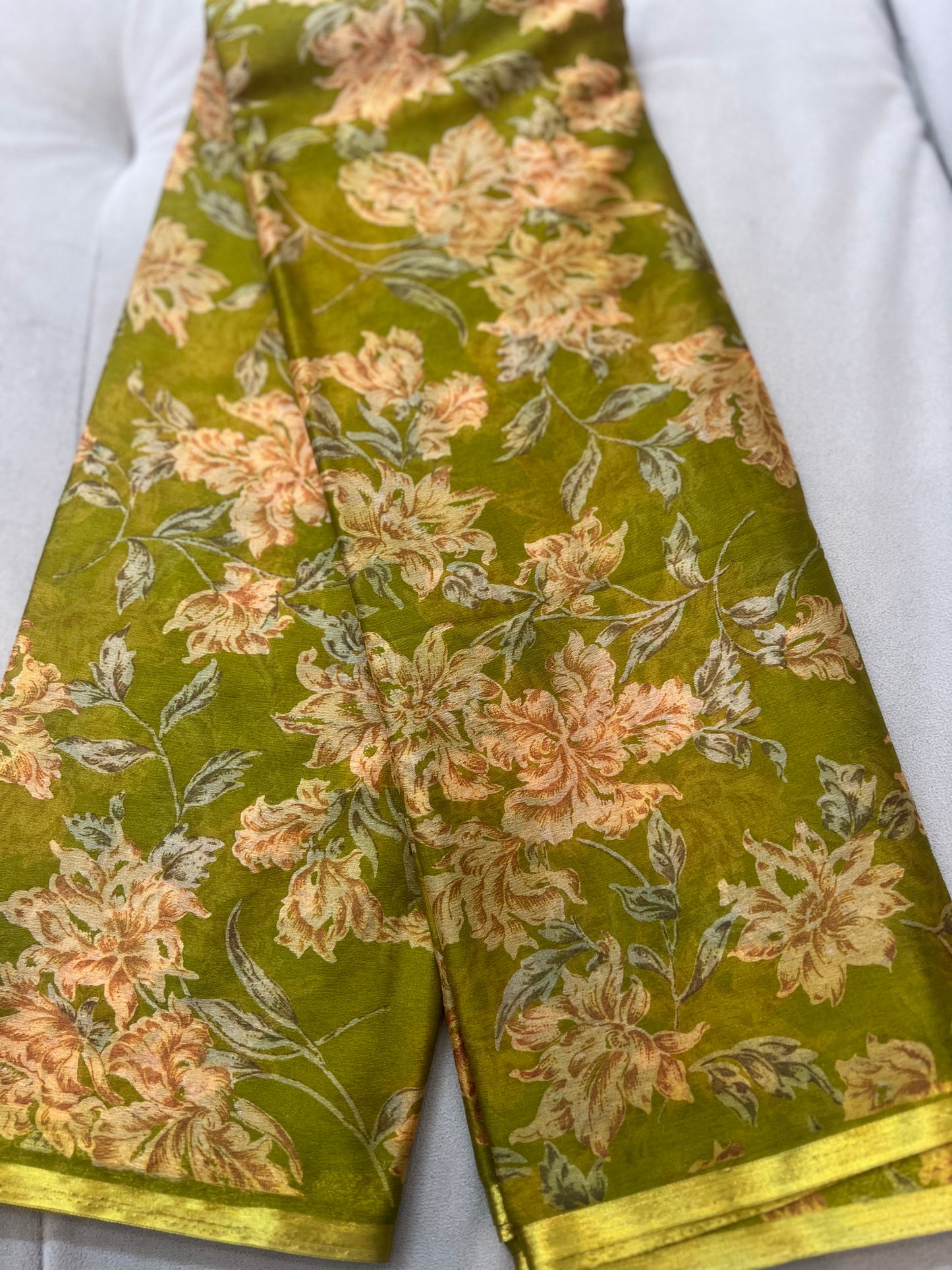 Mehandi Green Beautiful Printed Crêpe Sarees With Same Fabric Blouse Piece