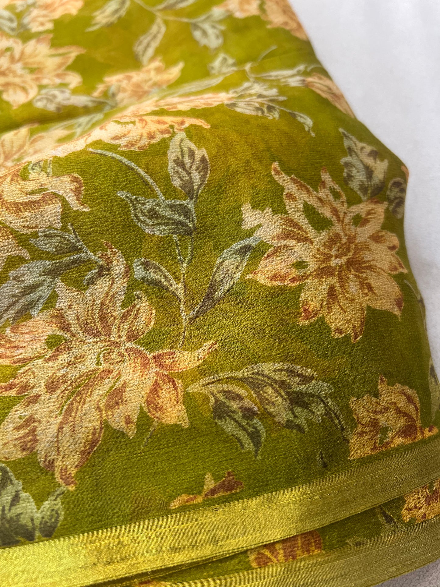 Mehandi Green Beautiful Printed Crêpe Sarees With Same Fabric Blouse Piece