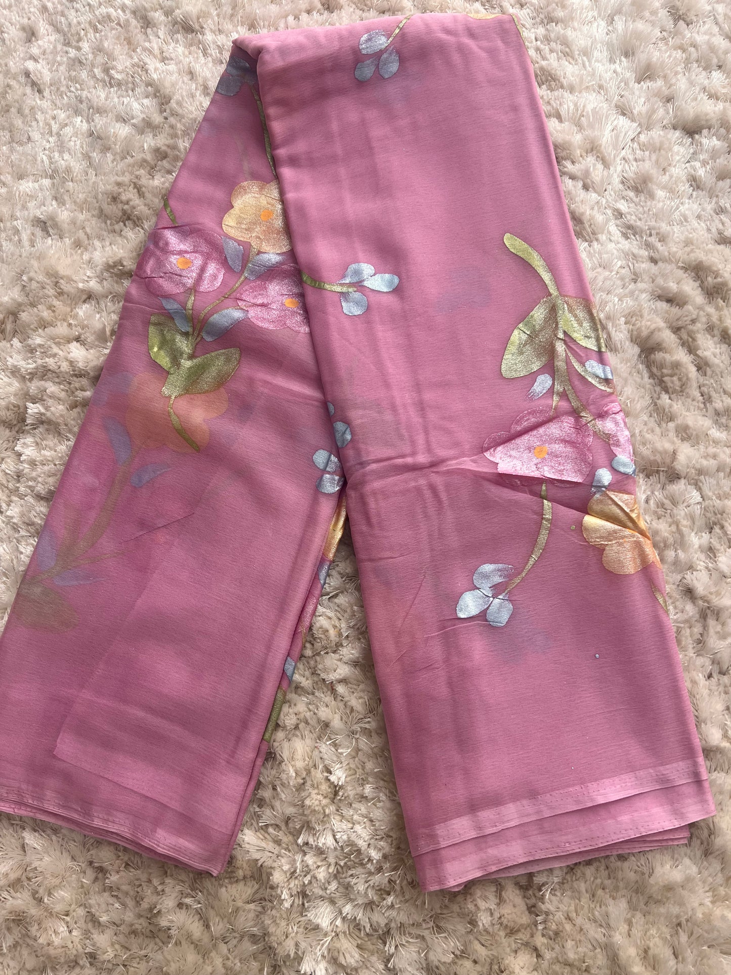 Beautiful Hand Painted Lavendar Colour Chiffon Sarees with Crêpe Blouse Piece