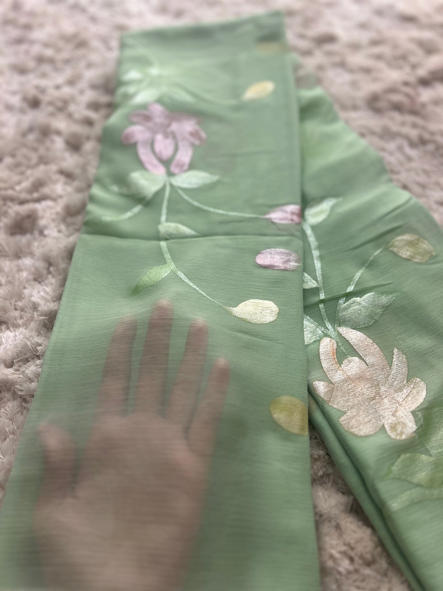 Beautiful Hand Painted Pista Green Colour Chiffon Sarees with Crêpe Blouse Piece