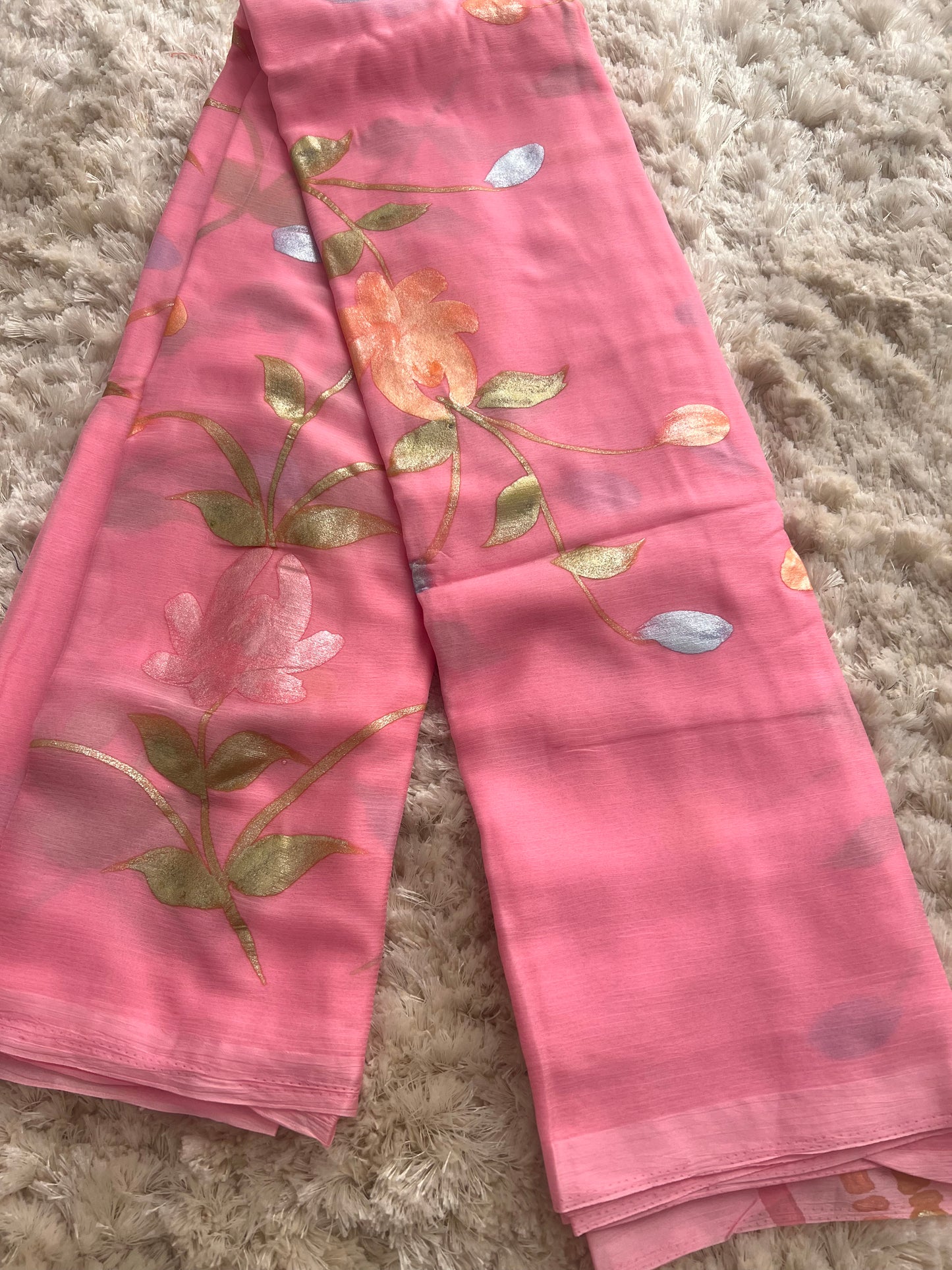 Beautiful Hand Painted Pink Colour Chiffon Sarees with Crêpe Blouse Piece