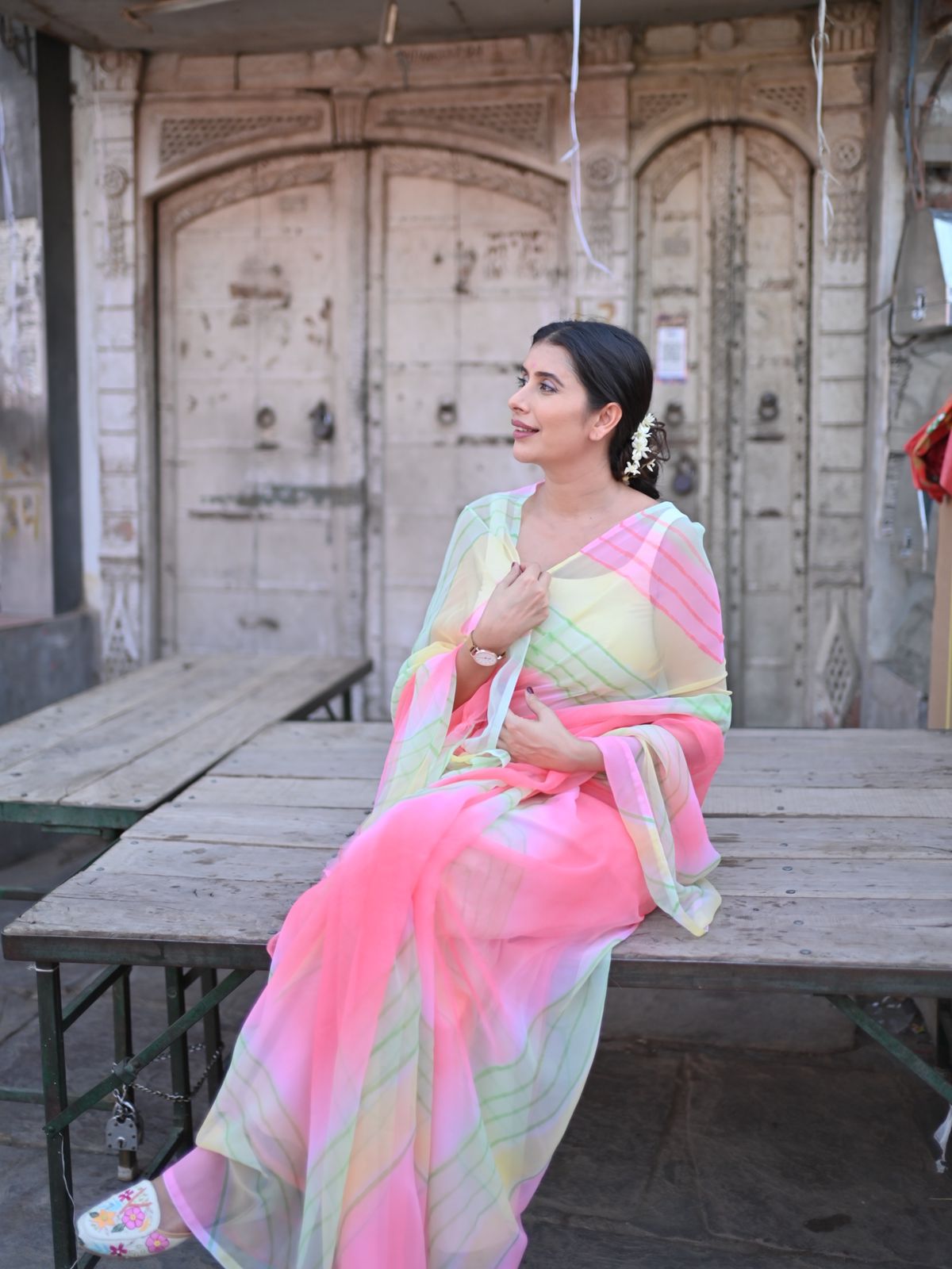 Beautiful Georgette Shaded Saree with Blouse Piece