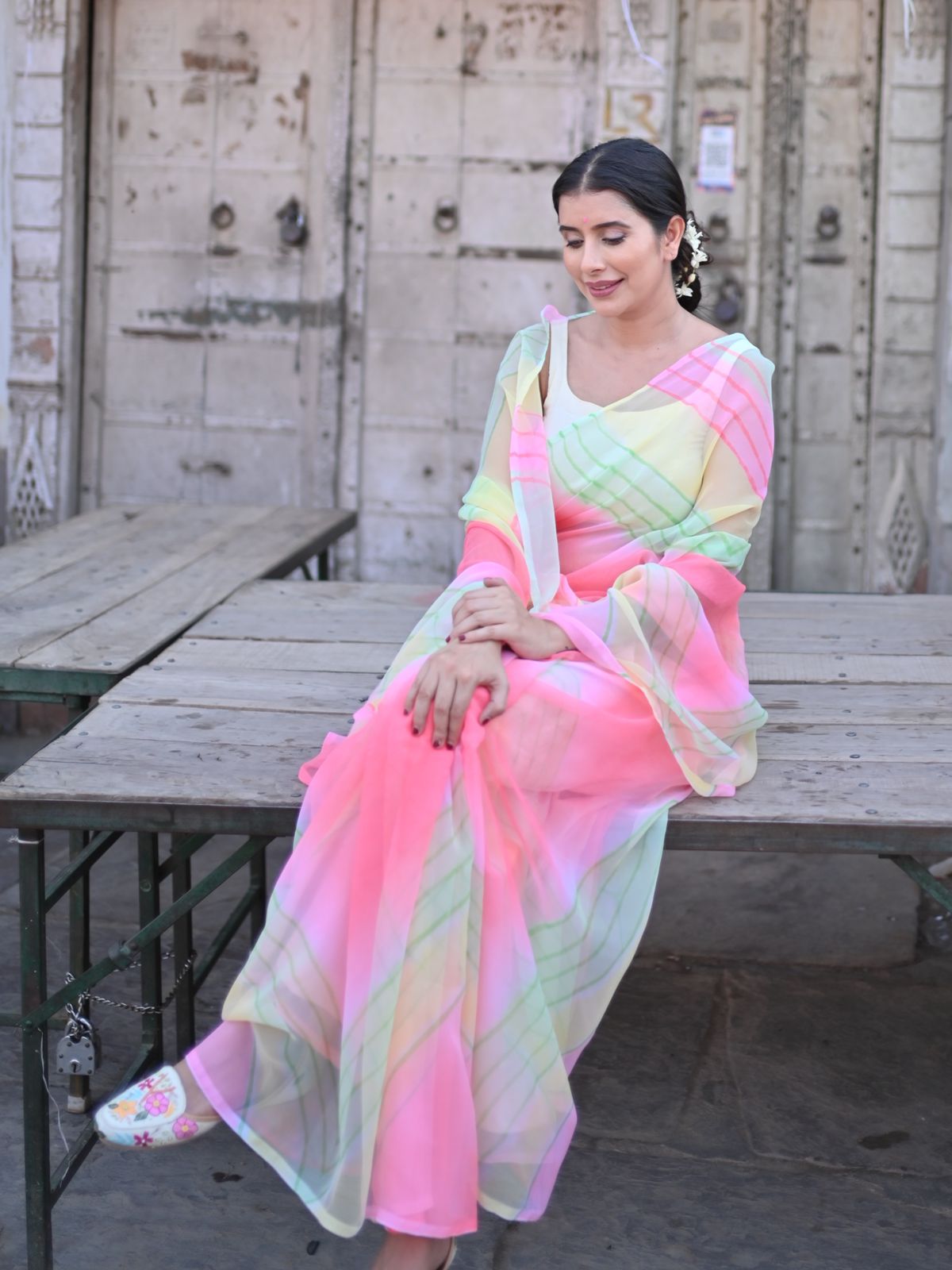 Beautiful Georgette Shaded Saree with Blouse Piece